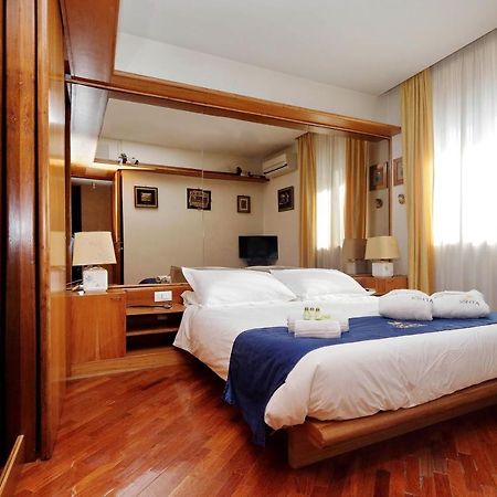 Frattina Family Romantic Superior Suite Buitenkant foto
