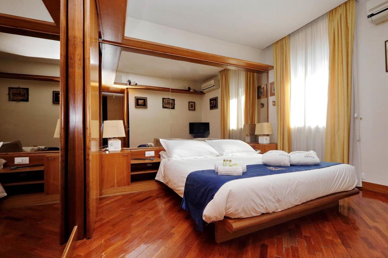 Frattina Family Romantic Superior Suite Buitenkant foto