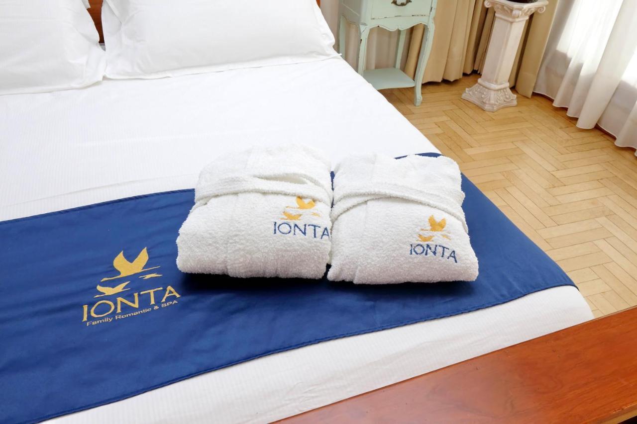 Frattina Family Romantic Superior Suite Buitenkant foto