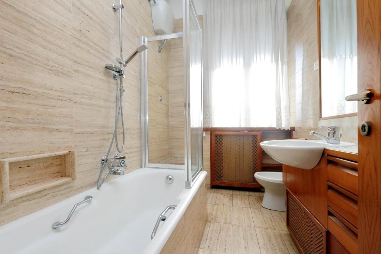 Frattina Family Romantic Superior Suite Buitenkant foto