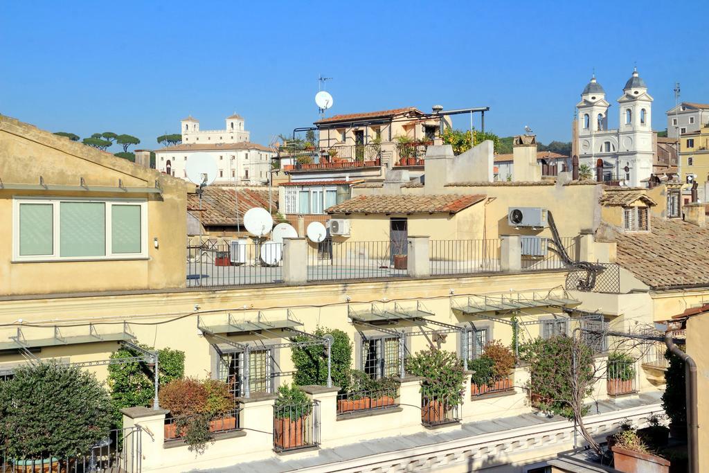 Frattina Family Romantic Superior Suite Buitenkant foto
