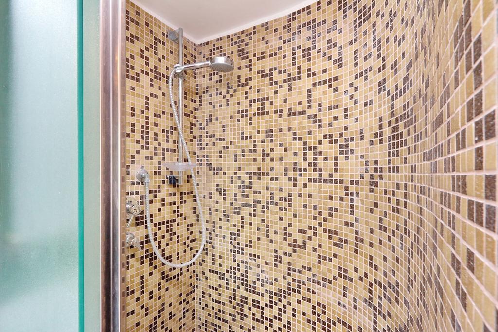 Frattina Family Romantic Superior Suite Buitenkant foto