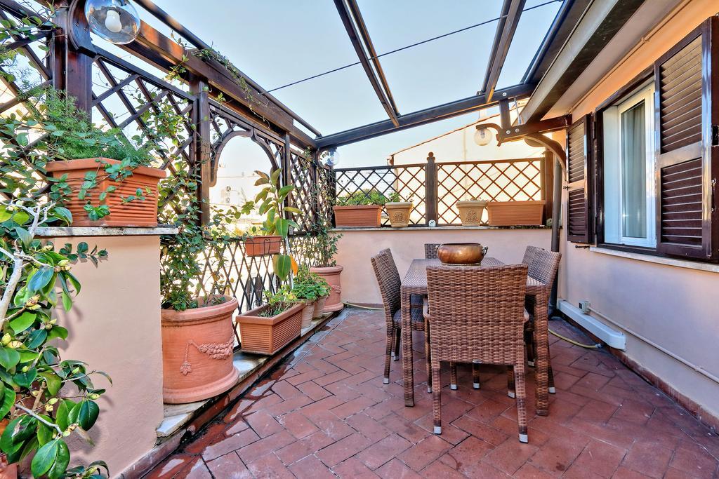 Frattina Family Romantic Superior Suite Buitenkant foto