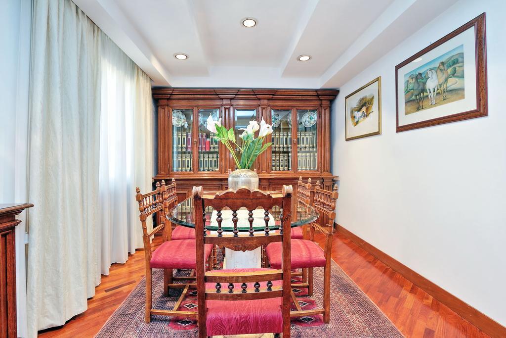 Frattina Family Romantic Superior Suite Buitenkant foto