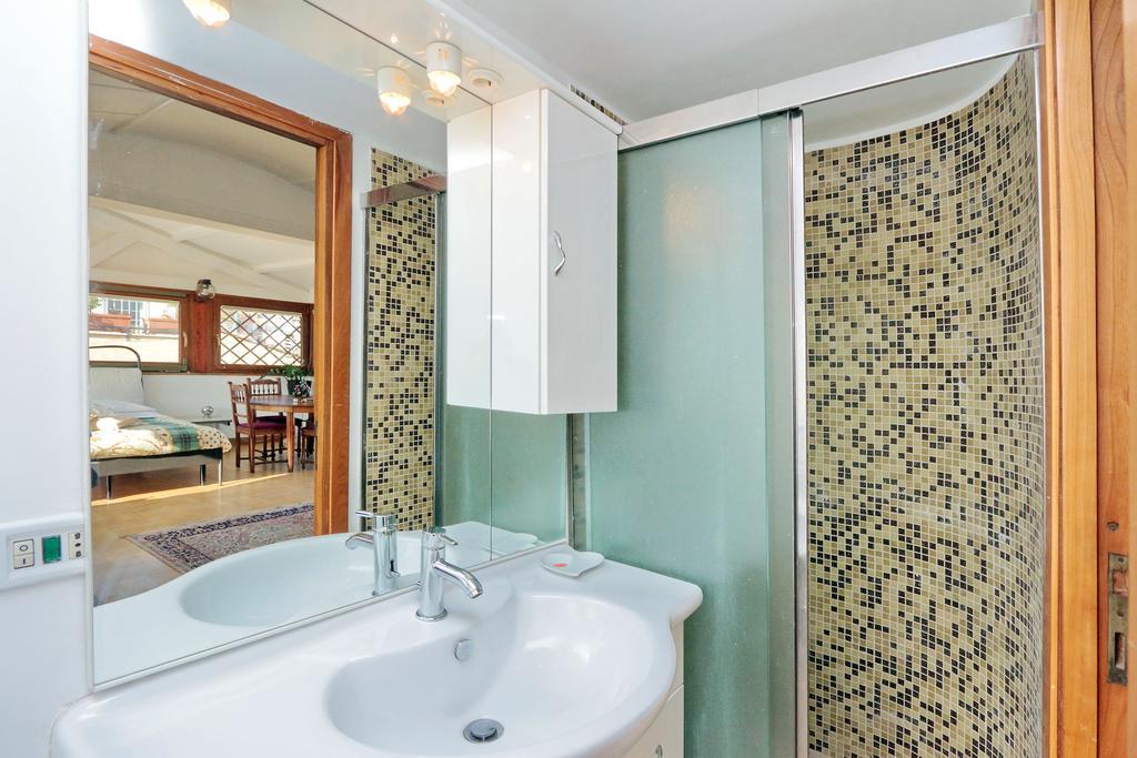Frattina Family Romantic Superior Suite Buitenkant foto